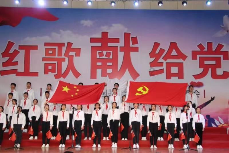 2024江苏两会|省人大代表杨颖：把专业建在“产业链”上，推动中职教育与产业链有效接轨